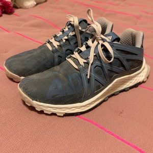 Adidas ‘bounce’ hiking shoes! Great condition!!